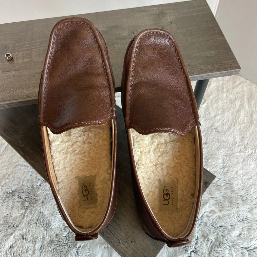 UGG Men’s Brown Leather Drivers Shoes Loafers 9